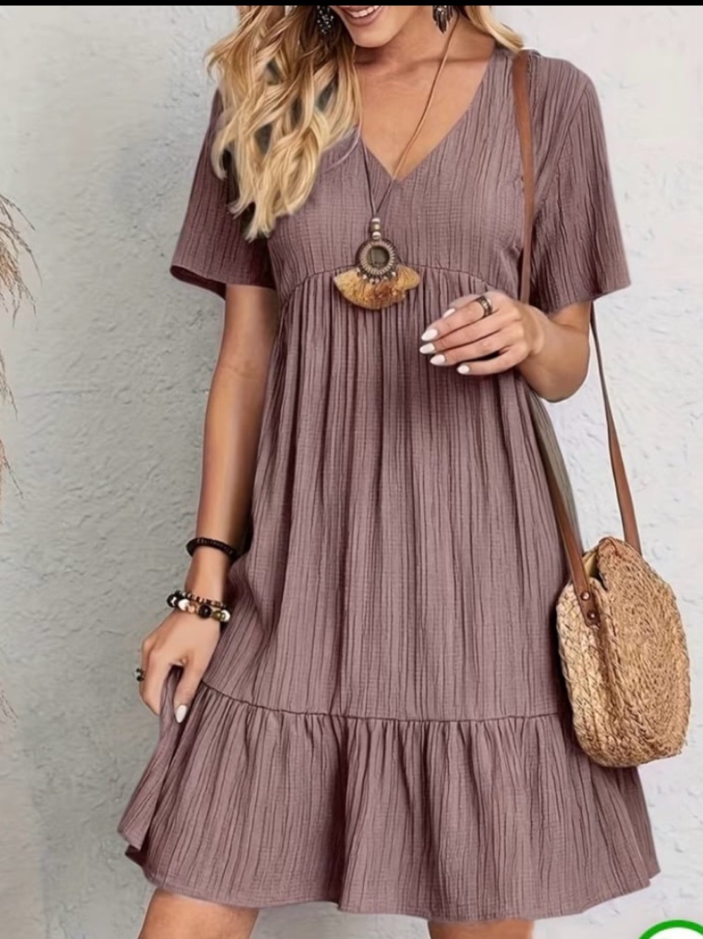 New! Women Pale Pinkish Gray Solid Color - V-Neck / Short Sleeve Dress. Large.